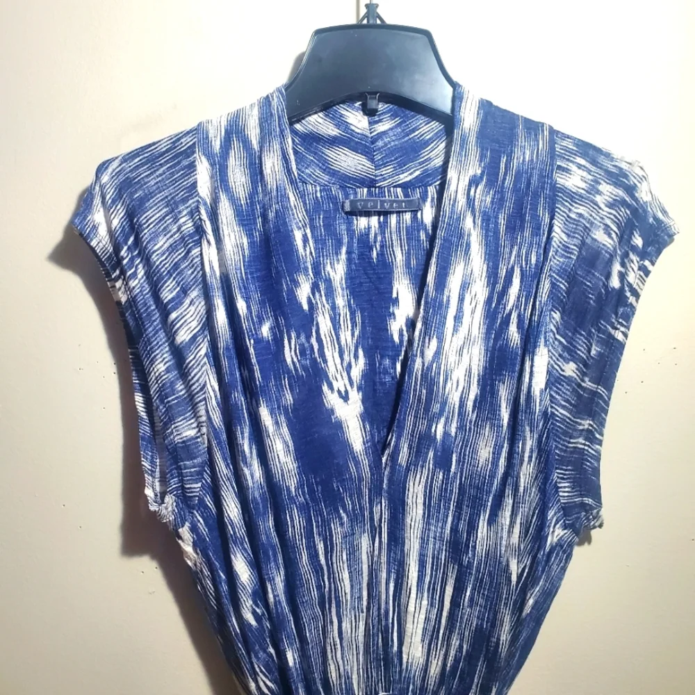 VELVET Blue & White Ikat-Style Patterned Print V-neck Line Cinched Waist Medium